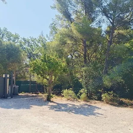 Holiday home Maison En *